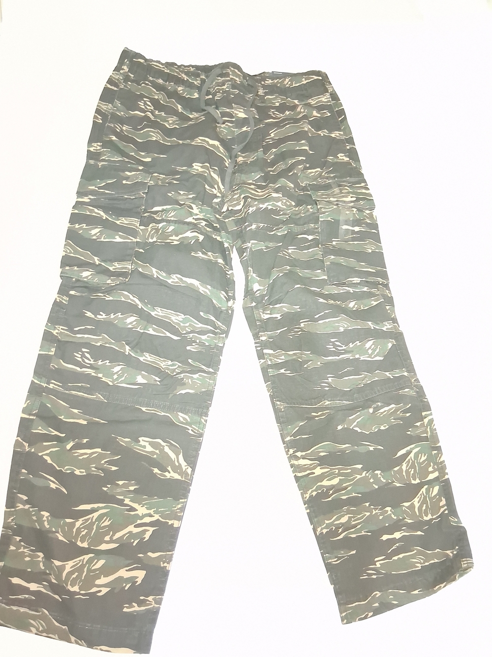 American Eagle Outfitters Green Tiger-Stripe Cargo Pants